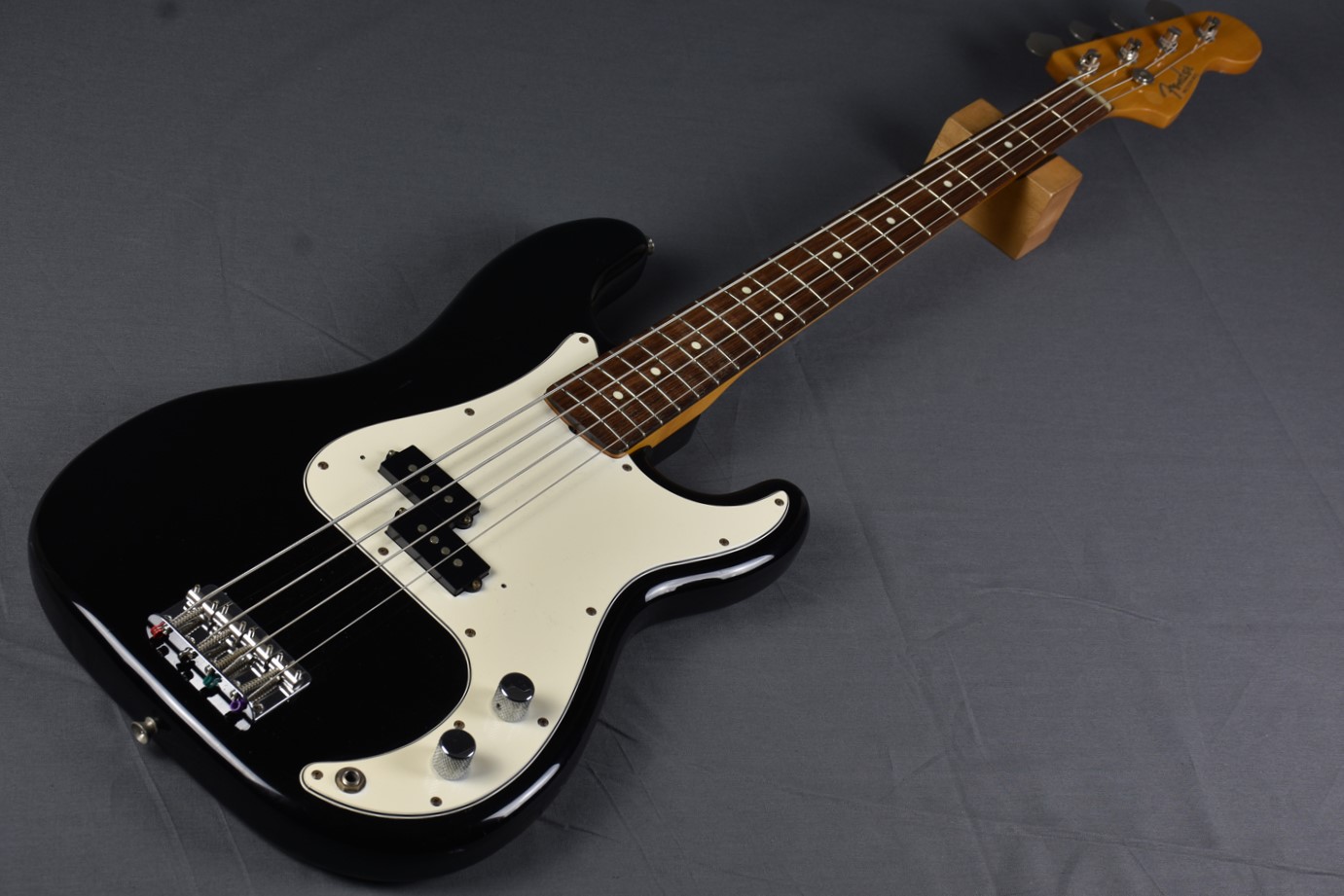 Fender japan / Precision Bass PB62-D | ZEEK Guitars