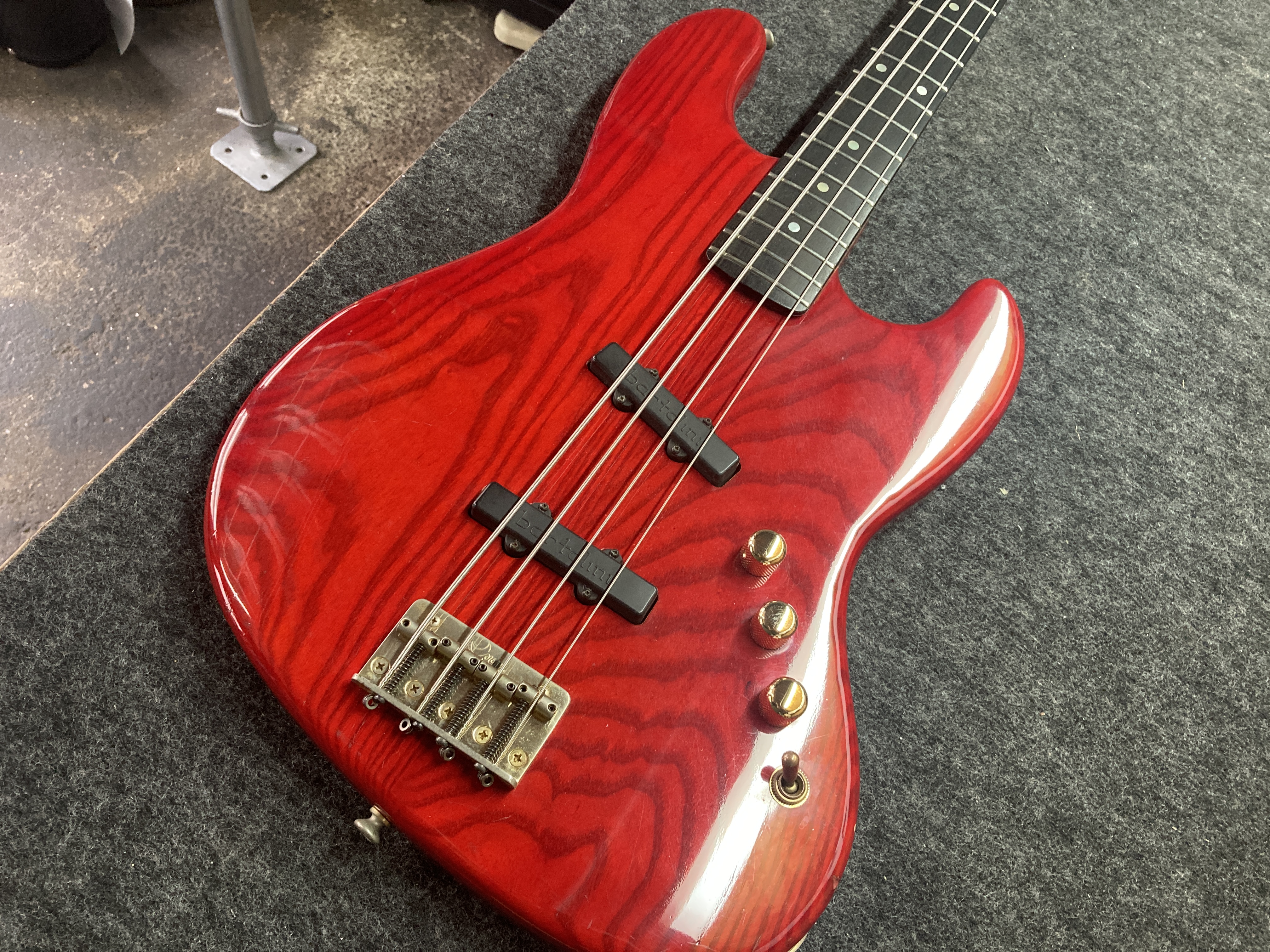 Moon / JJ-4 – ピックガード”木製キルトメイプル”・フィンガーランプ